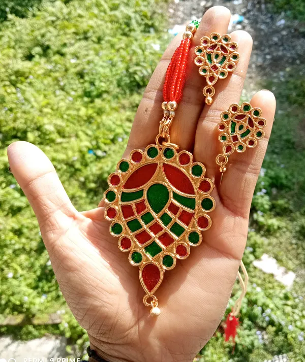 Assamese_Traditional_Gold_Plated_Red_Green_Colour_Dugdugi_Tassel_Jewellery_Set_For_Women_&_Girl